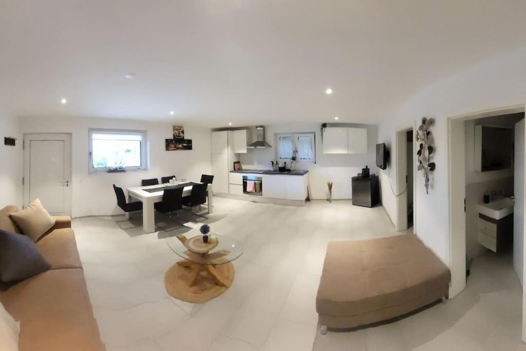 Schoene Einliegerwohnung 200M Vom Wasser Entfernt ชไตน์ อัม ไรน์ ภายนอก รูปภาพ